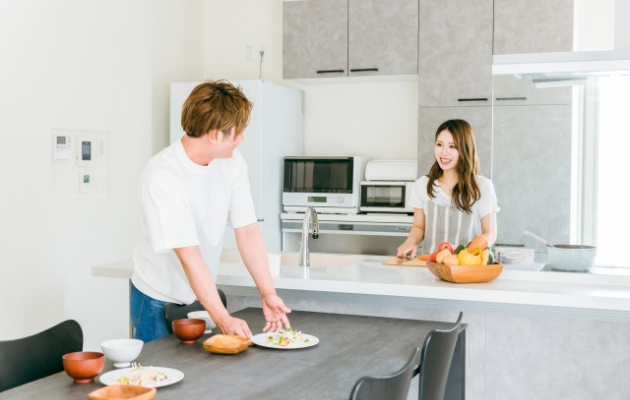 結婚後の家事や育児の分担についてパートナーと相談