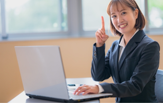 「Webライターをこれから始める人には、このパソコンおすすめ」というイメージ画像です。