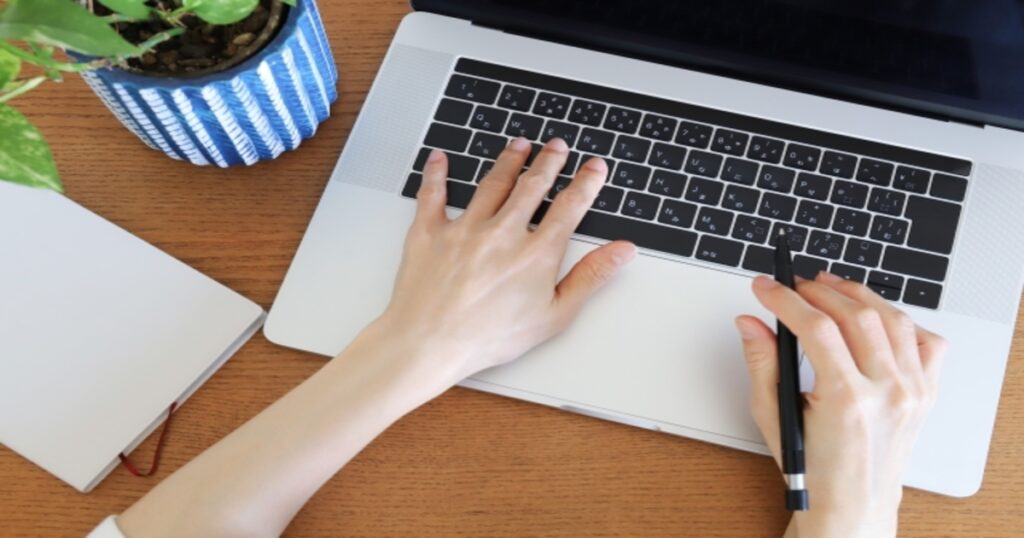 スキルなしでもパソコンを使ってネット事業で起業する方法